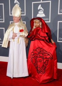 nicki minaj red hood & pope grammys 2012